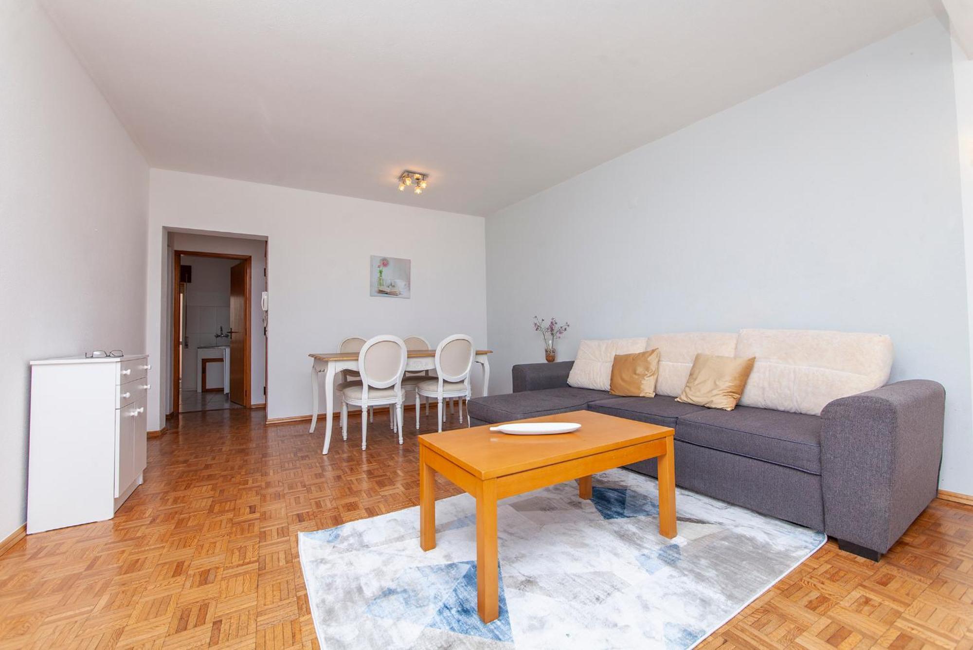 Rising Sun Apartment *