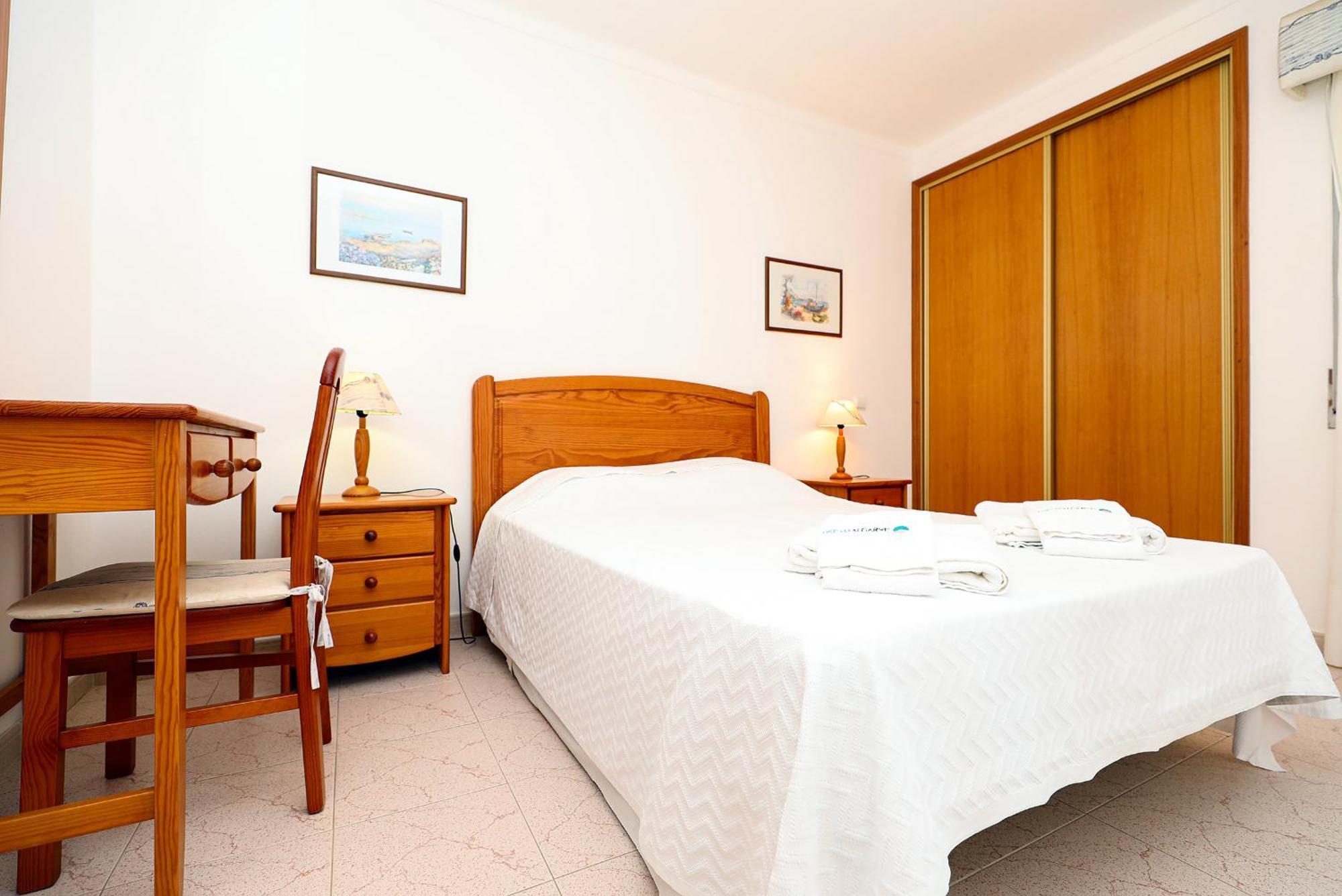 Quinta Dos Pinheiros Apartment *