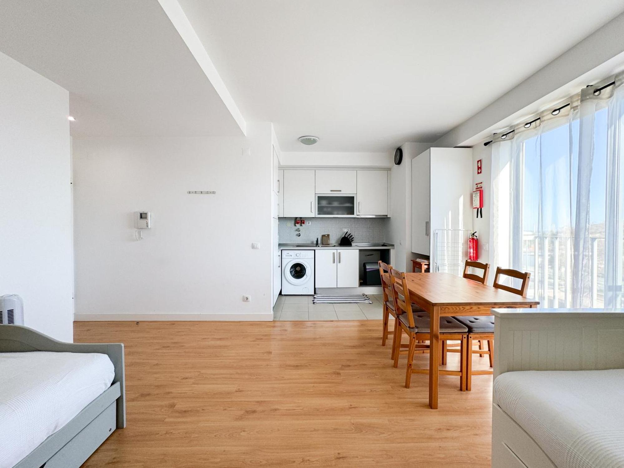 Bright Next To Main Avenue And Marina #1870 Apartment