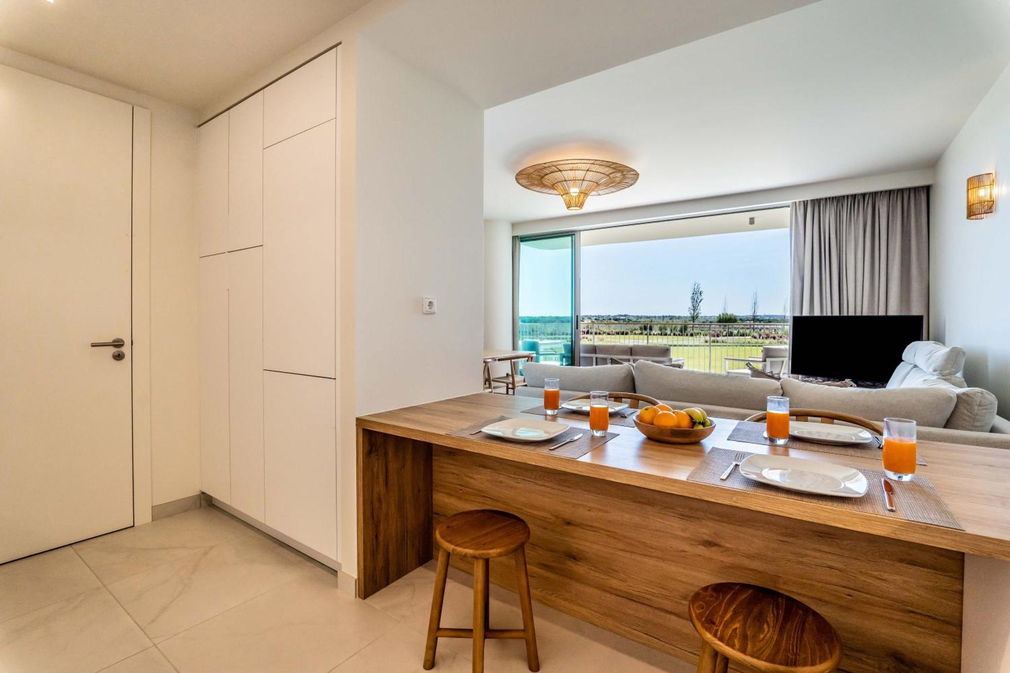 Beachfront Garden & - Indoor And Outdoor Pool Apartment Armacao de Pera