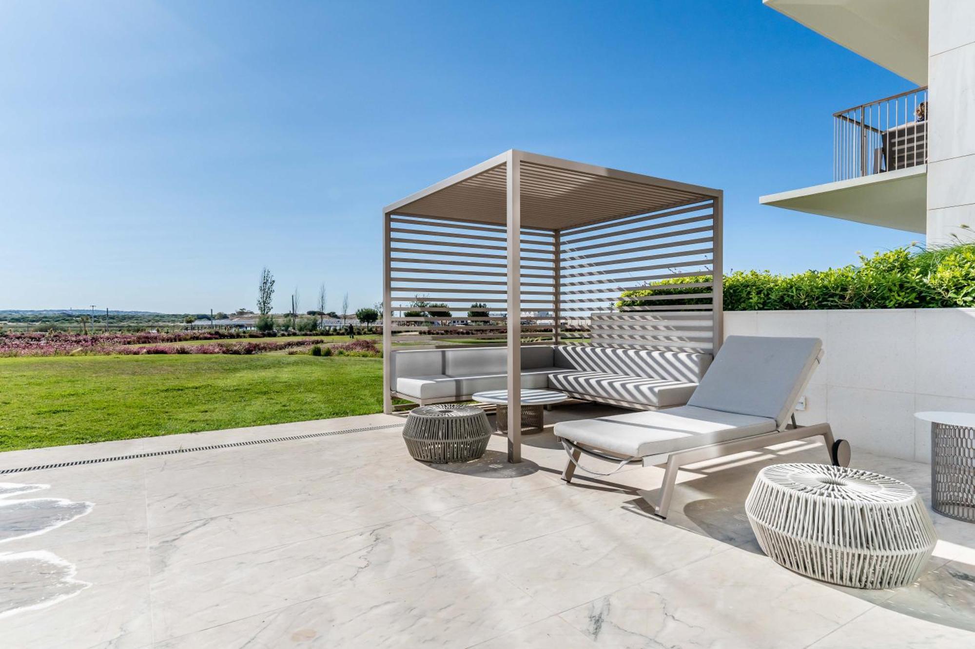 Apartment Beachfront Garden & - Indoor And Outdoor Pool *