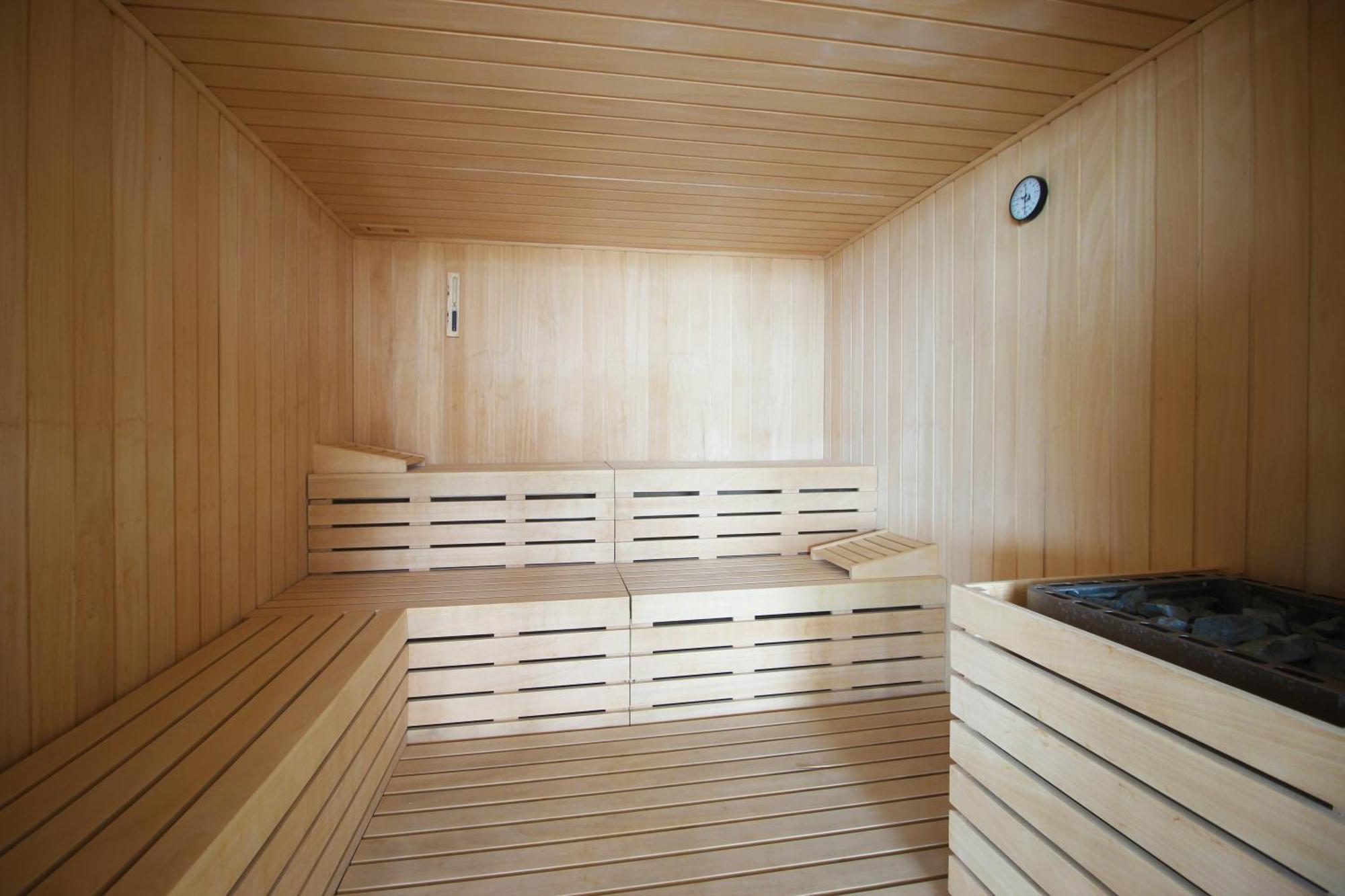 Apartment Beachfront Garden & - Indoor And Outdoor Pool