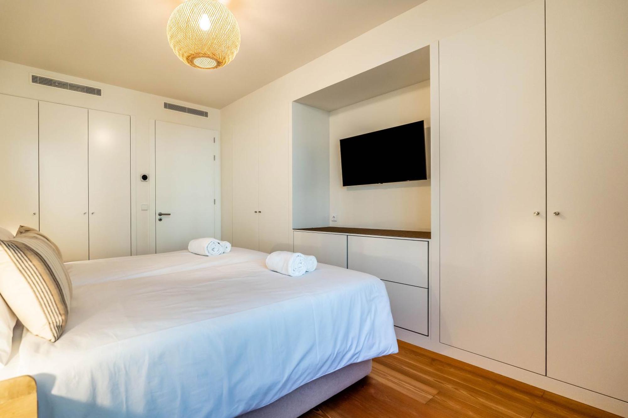 Apartment Beachfront Garden & - Indoor And Outdoor Pool