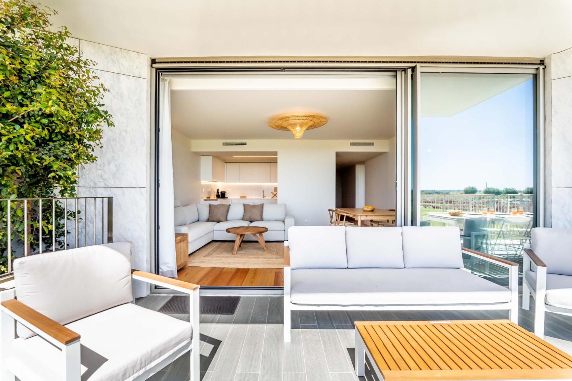 Beachfront Garden & - Indoor And Outdoor Pool *