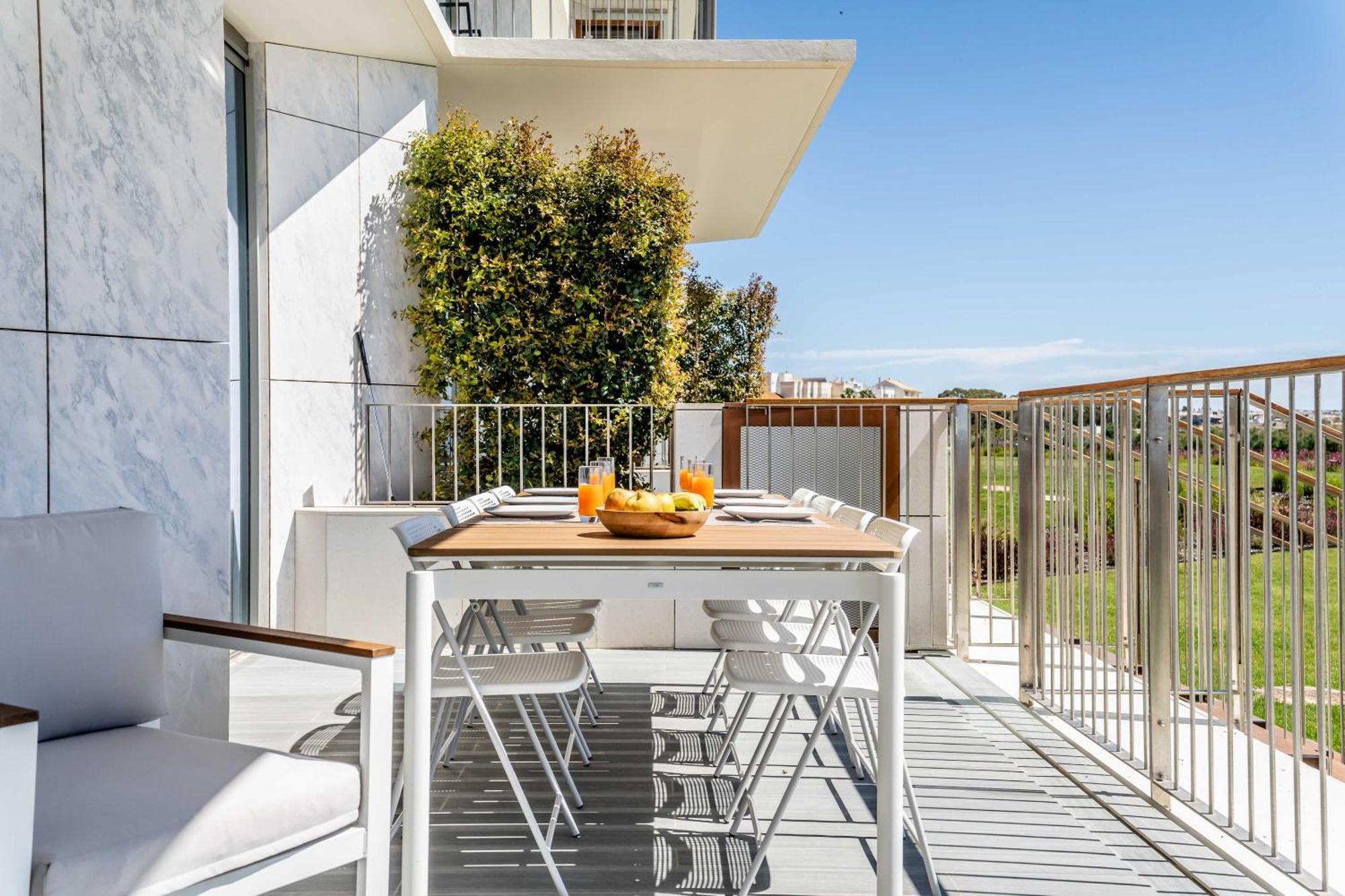Apartment Beachfront Garden & - Indoor And Outdoor Pool