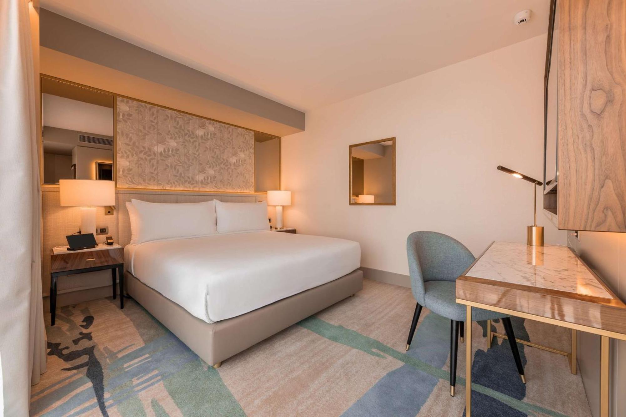 Legacy Cascais, Curio Collection By Hilton