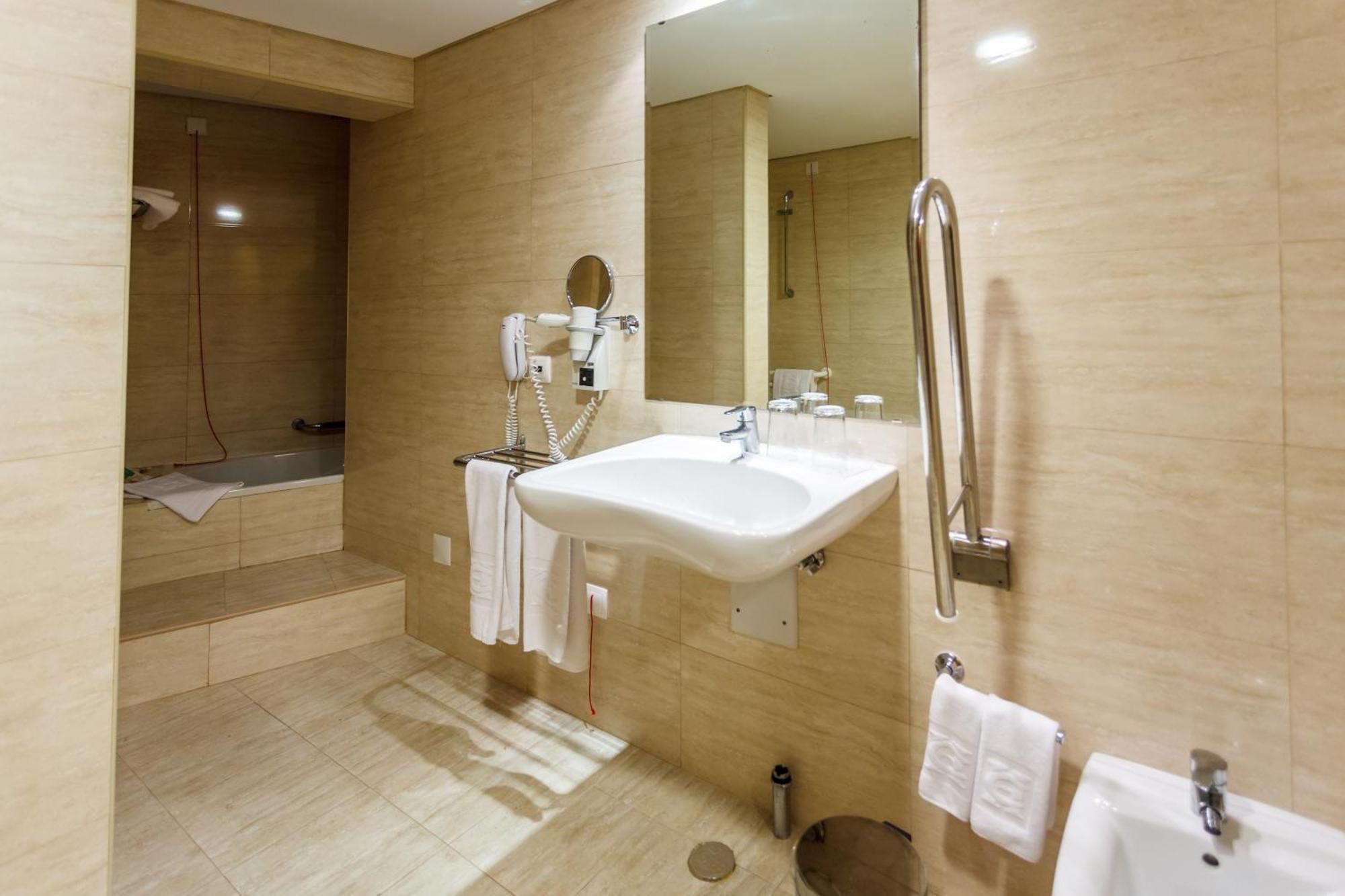Caravelas 4* Madalena (Azores)