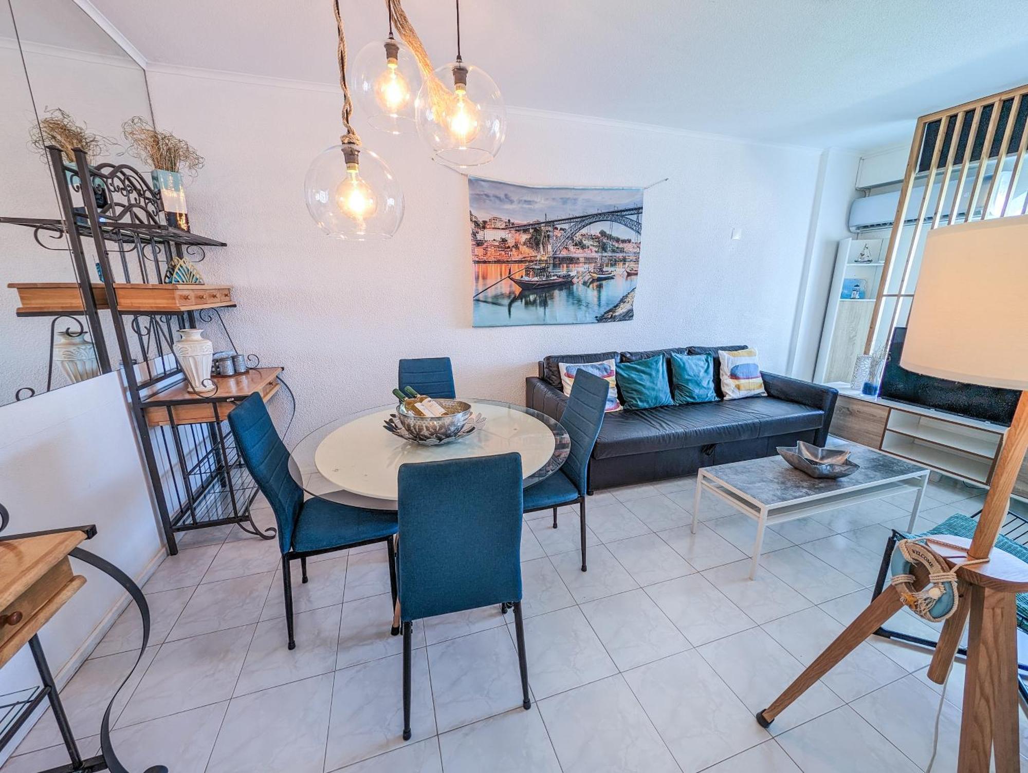 Apartment 2 - 5 Mins From & Bars *