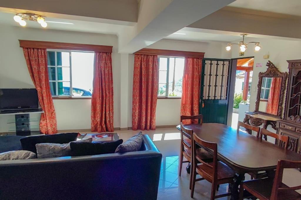 The Funny And Relax With Terrace & View * Arco da Calheta (Madeira)