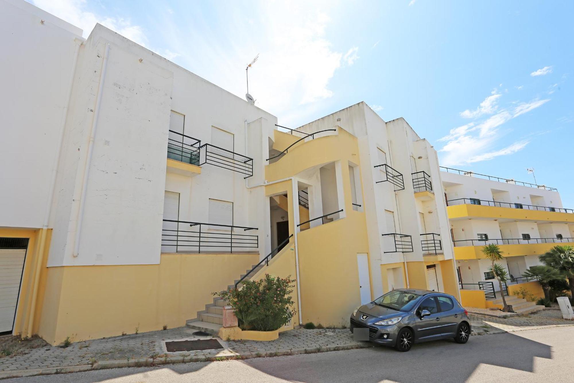 Quinta Dos Pinheiros Apartment *