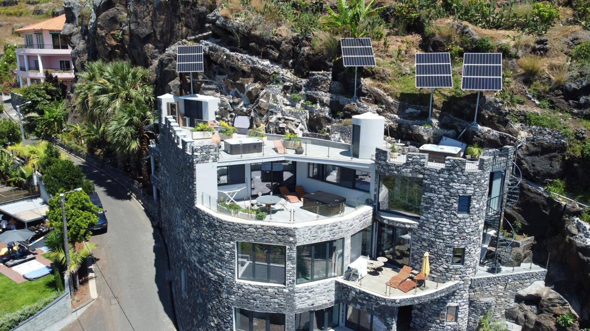 Castelo Do Mar, Madeira Apartment *