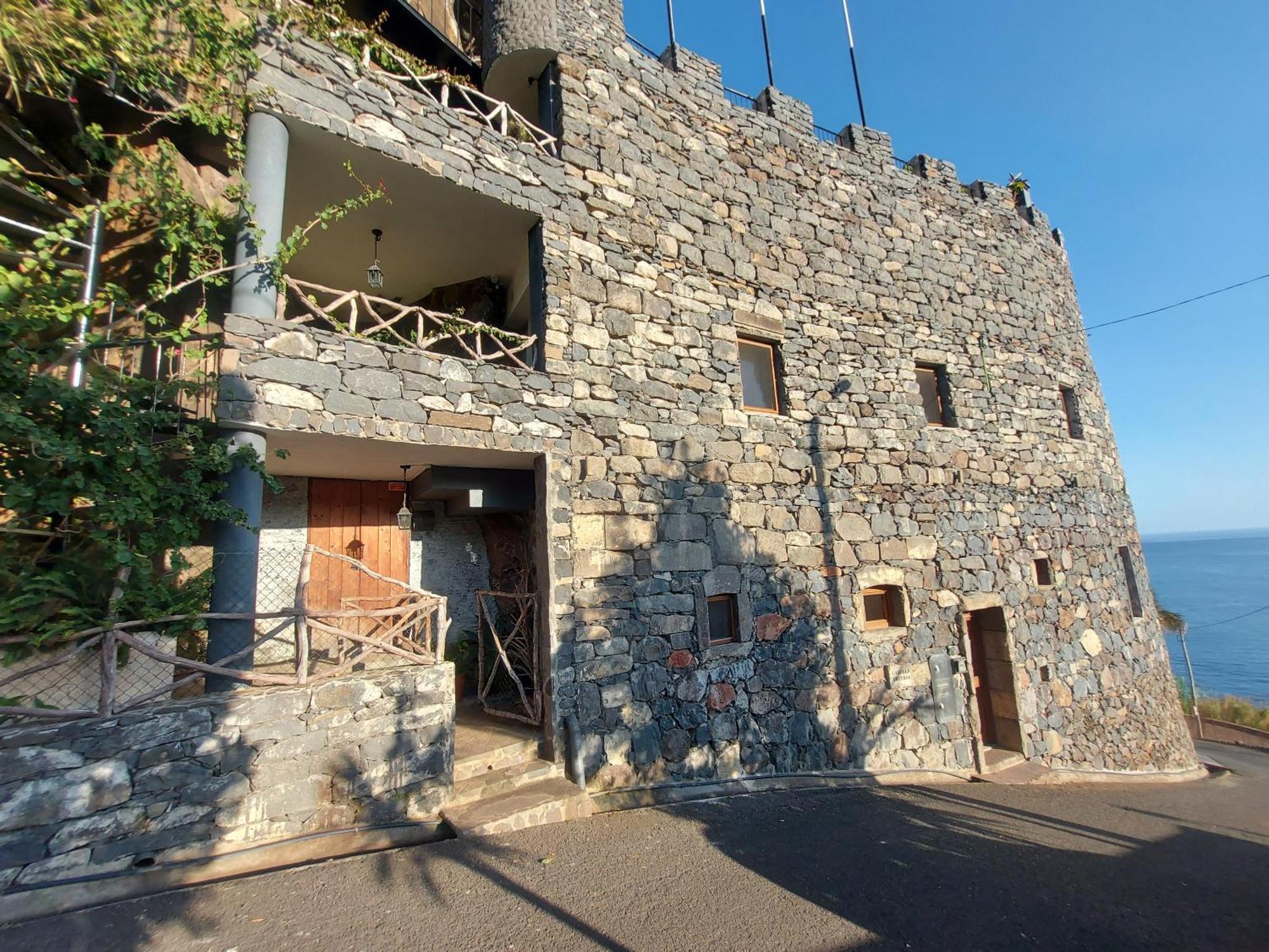 Castelo Do Mar, Madeira