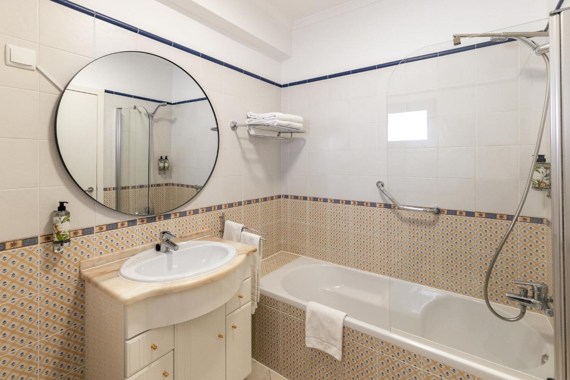 Estudios Salinas -