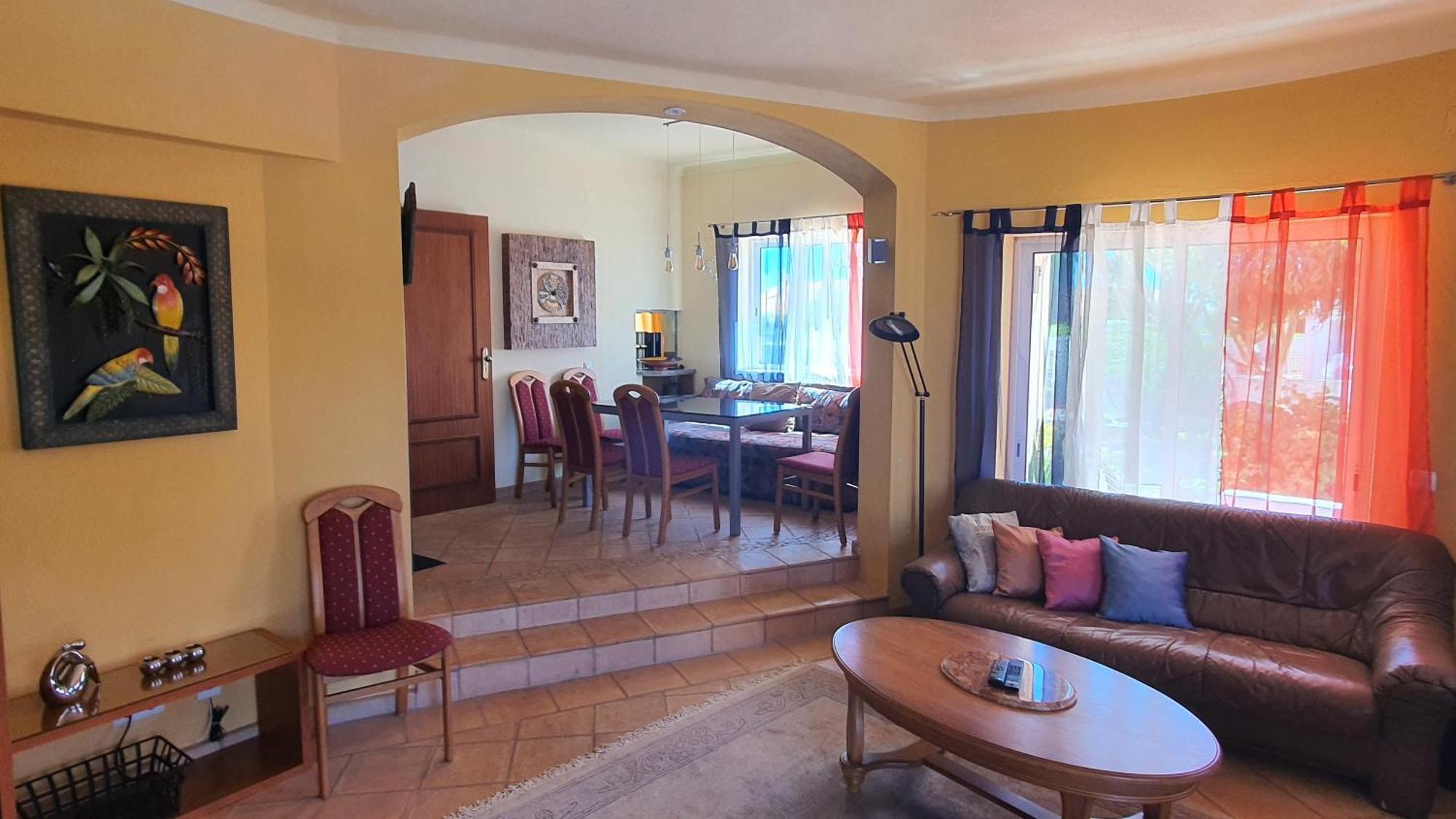 Oceanfront - 8 Rooms, 2 Kitchens With Pool, Billiard Table And Beach-volleyball Court