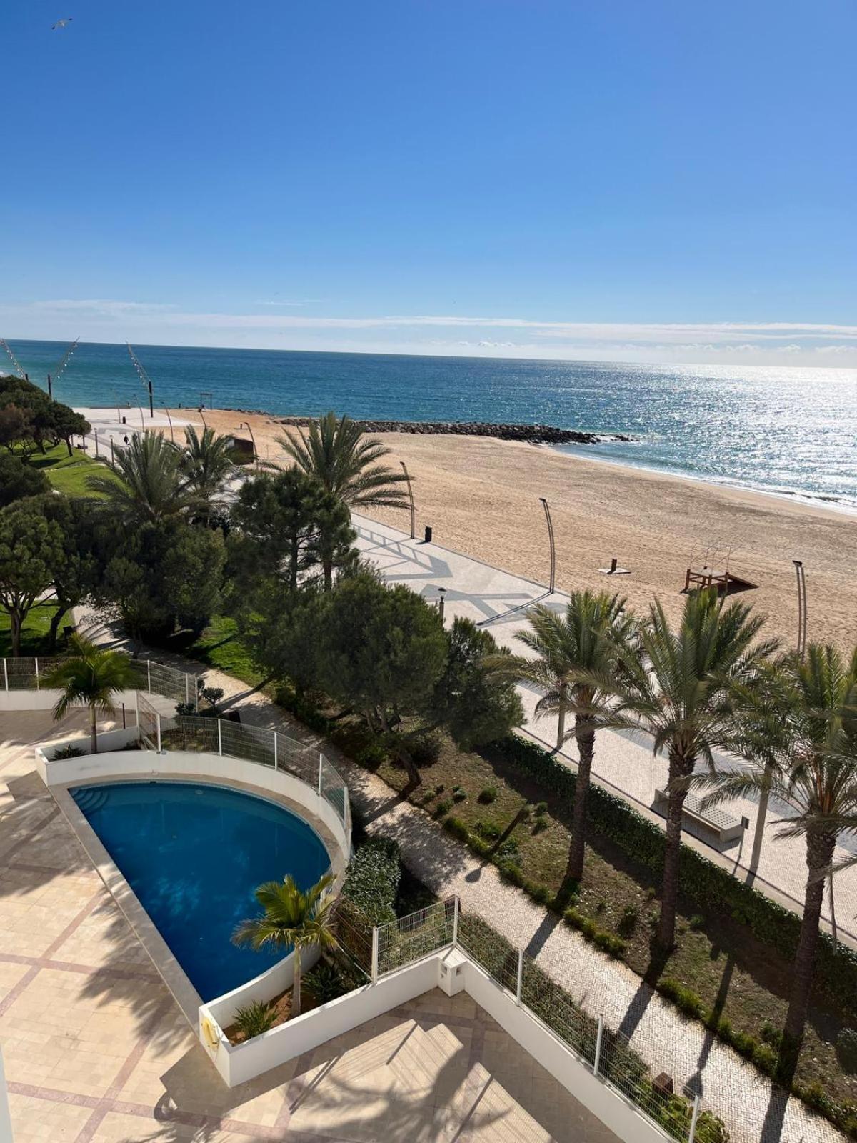 Apartment Centralgarve - Beachfront With Pool Penthouse