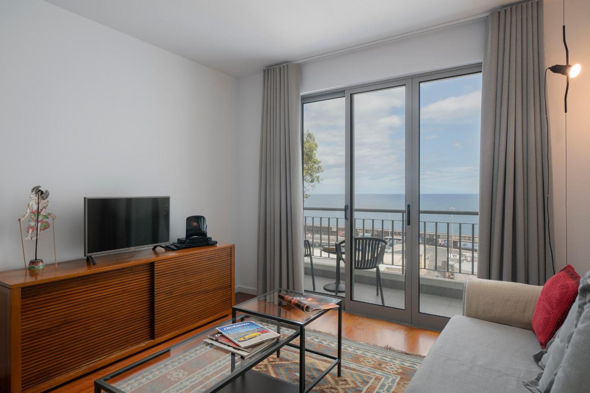 Sea front apartment - Princesa D. Amélia