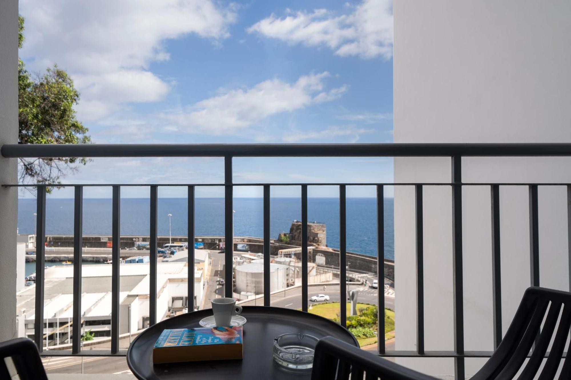 Sea front apartment - Princesa D. Amélia Apartamento