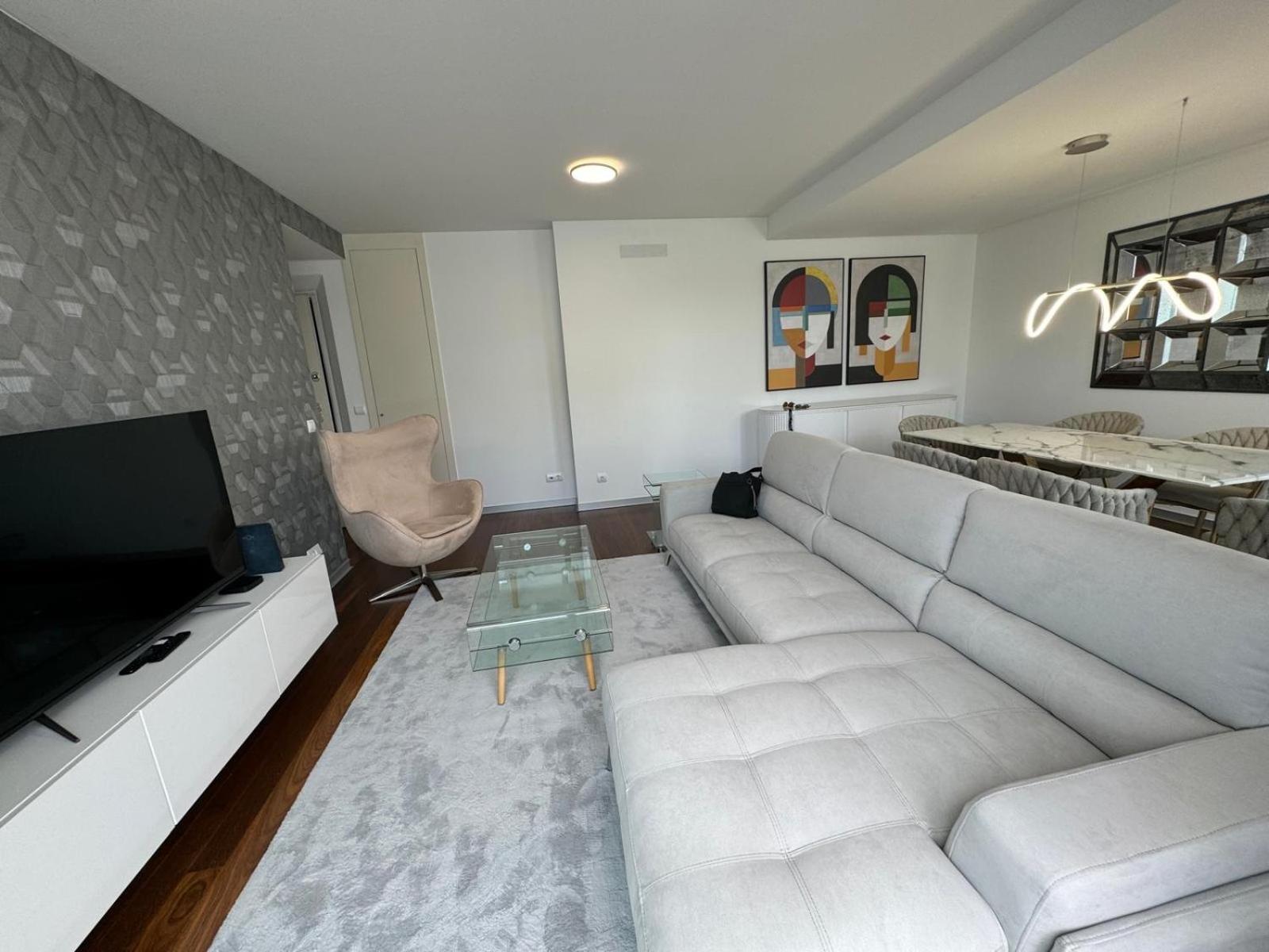 Next Corner Plaza Apartamento *