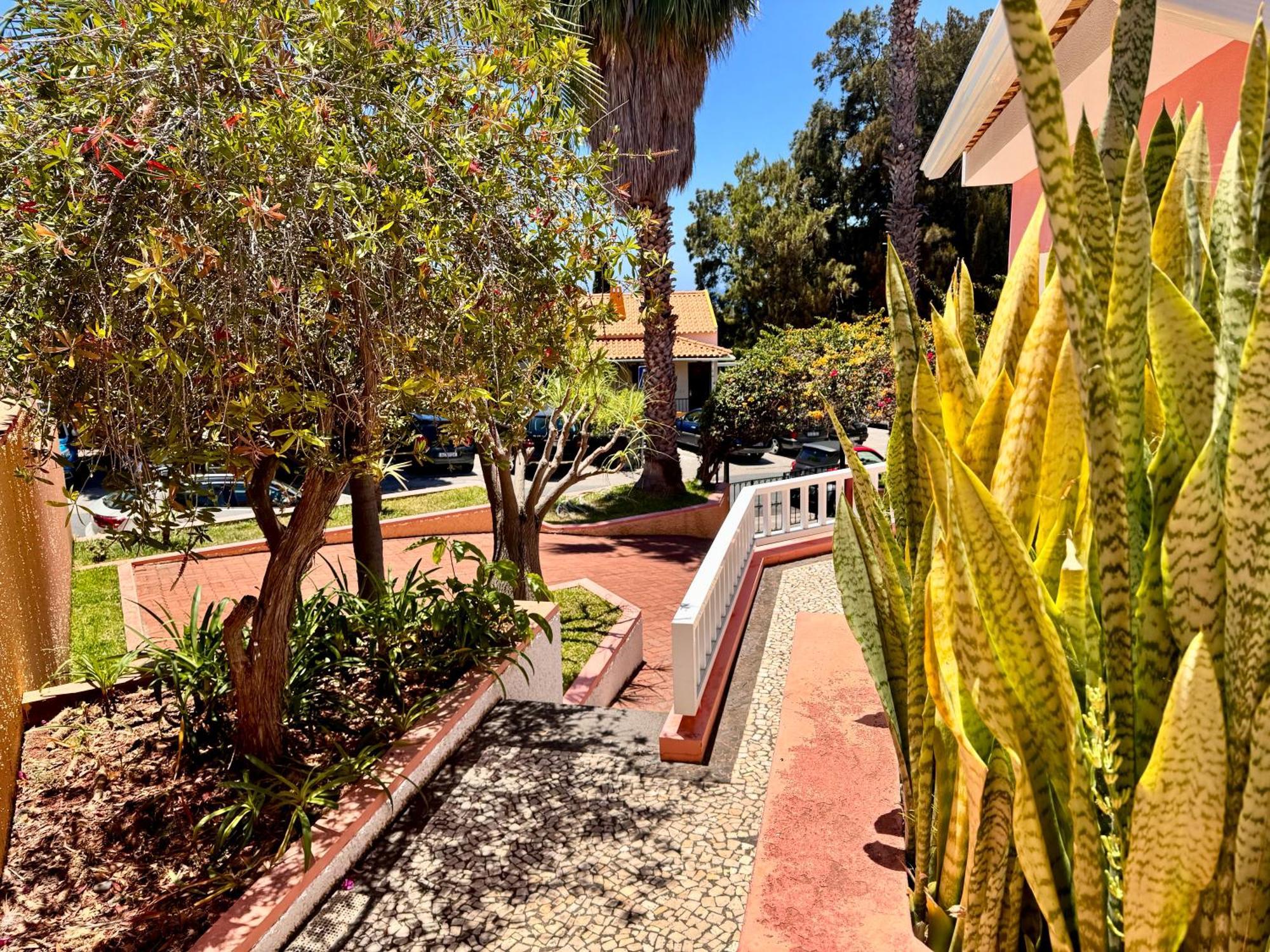 Falesia Gardens Holiday home *