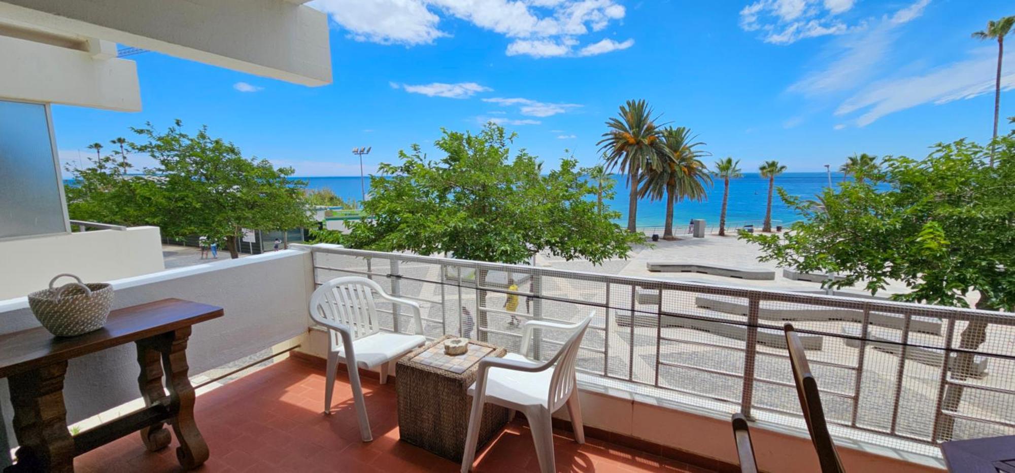 Apartment T3 - 1ºesq Beira Mar 11 - Casas & Papeis *