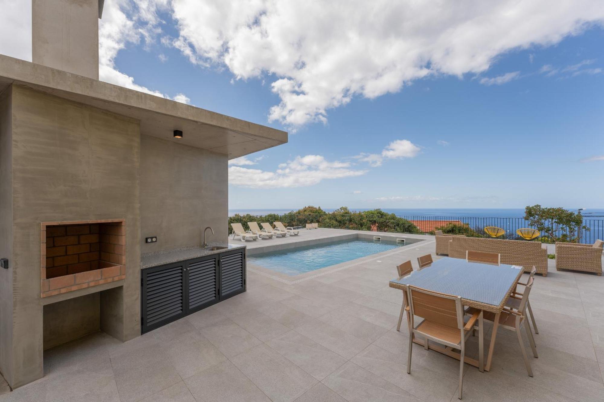 Flh Papaya With Sea View * Funchal (Madeira)