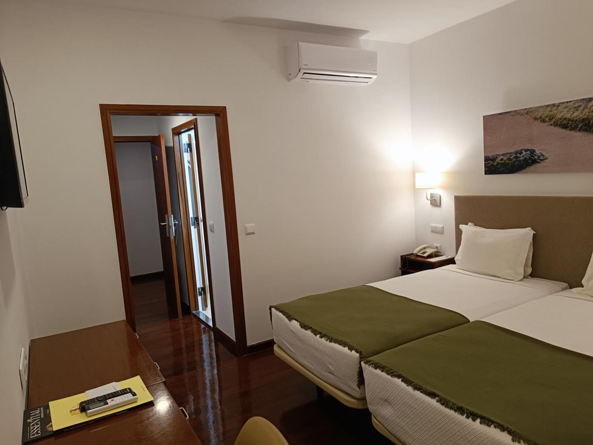 Hotel &