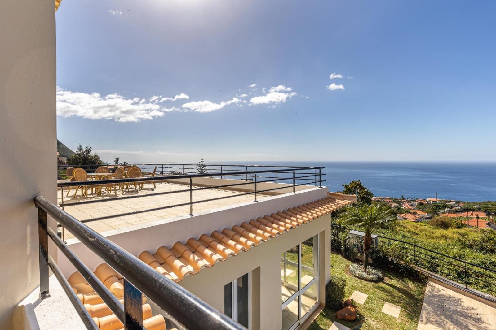 Luxury With Private Heated Pool, Garden And Views Of The Sea And Mountains. Villa *