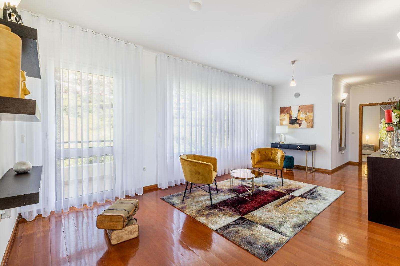 Luxury With Private Heated Pool, Garden And Views Of The Sea And Mountains. Villa *