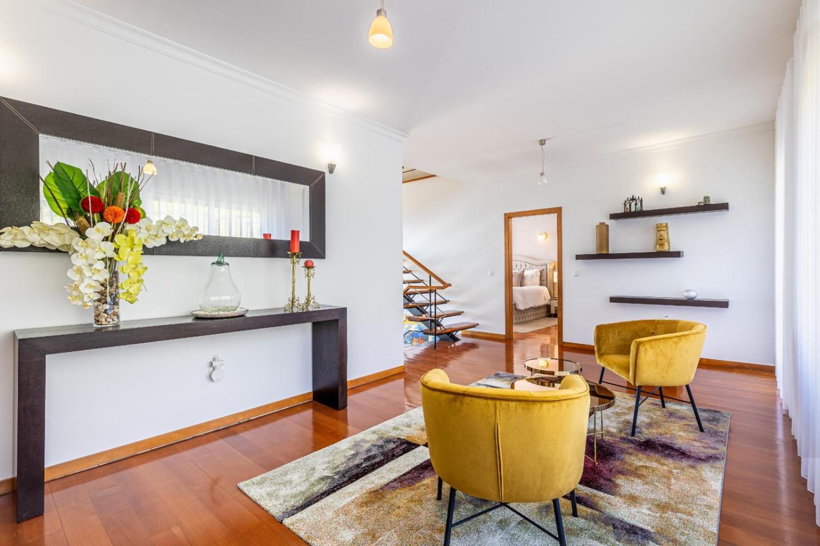Villa Luxury With Private Heated Pool, Garden And Views Of The Sea And Mountains.