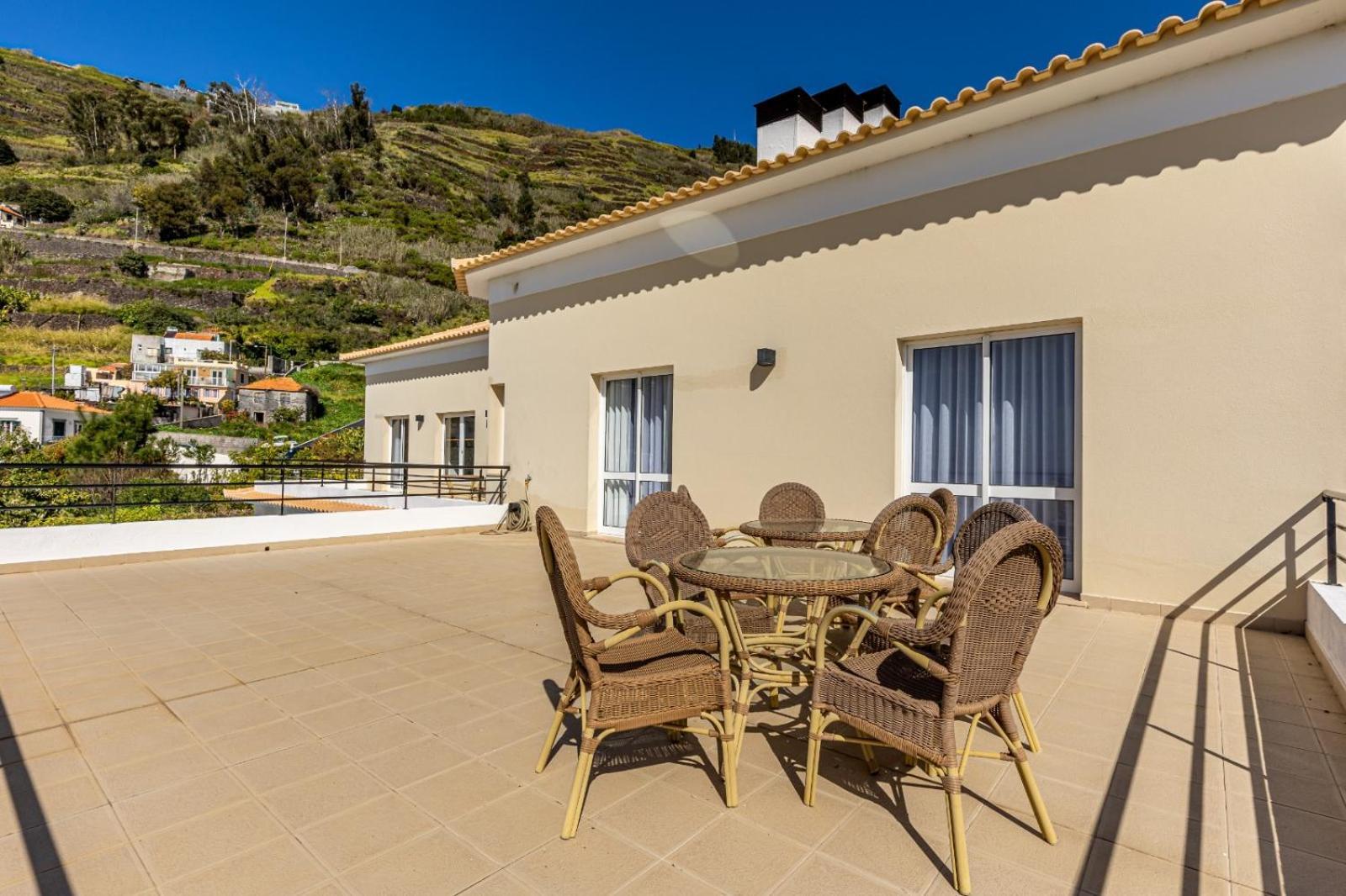 Villa Luxury With Private Heated Pool, Garden And Views Of The Sea And Mountains. *