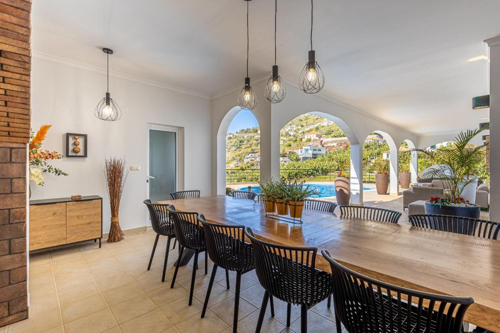 Luxury With Private Heated Pool, Garden And Views Of The Sea And Mountains. Villa Arco da Calheta (Madeira)