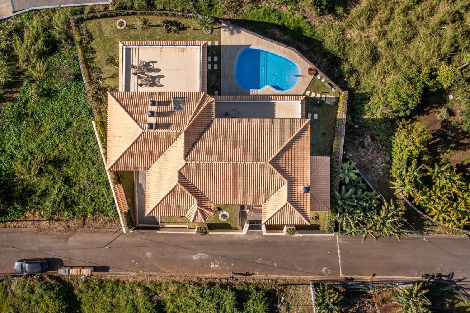 Luxury With Private Heated Pool, Garden And Views Of The Sea And Mountains. Villa