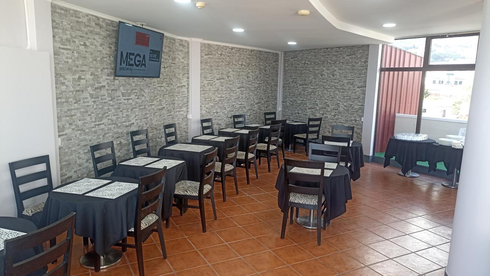 - Funchal Apartahotel Funchal (Madeira)
