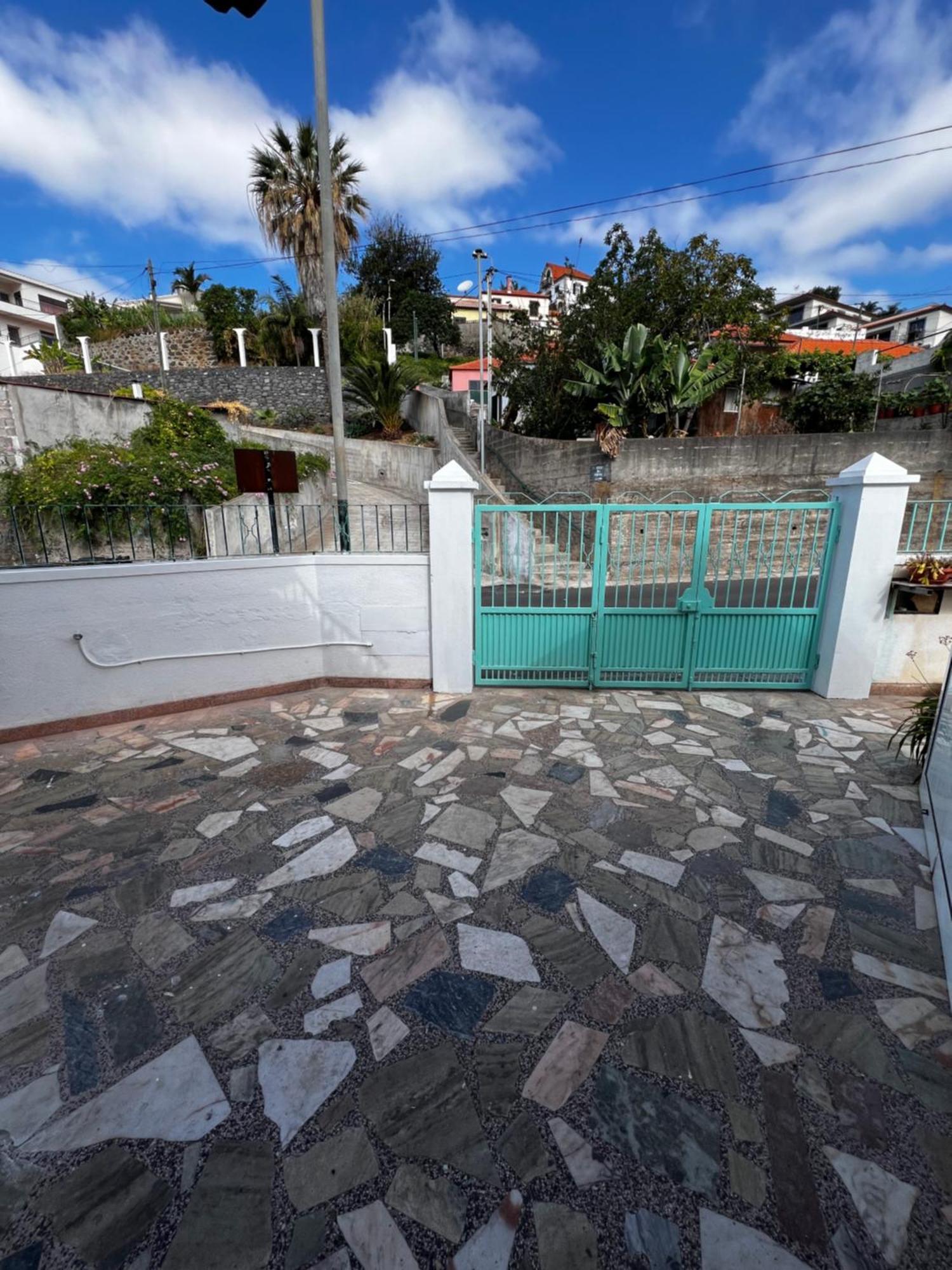 Away From Homestay Funchal (Madeira)