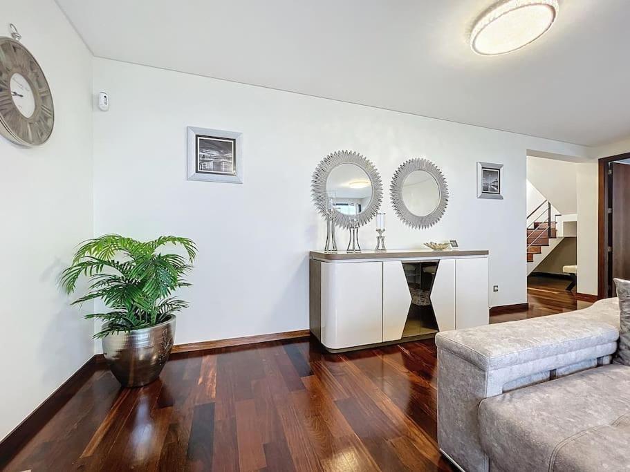 Villa Ribeiro Real 12 A Câmara de Lobos