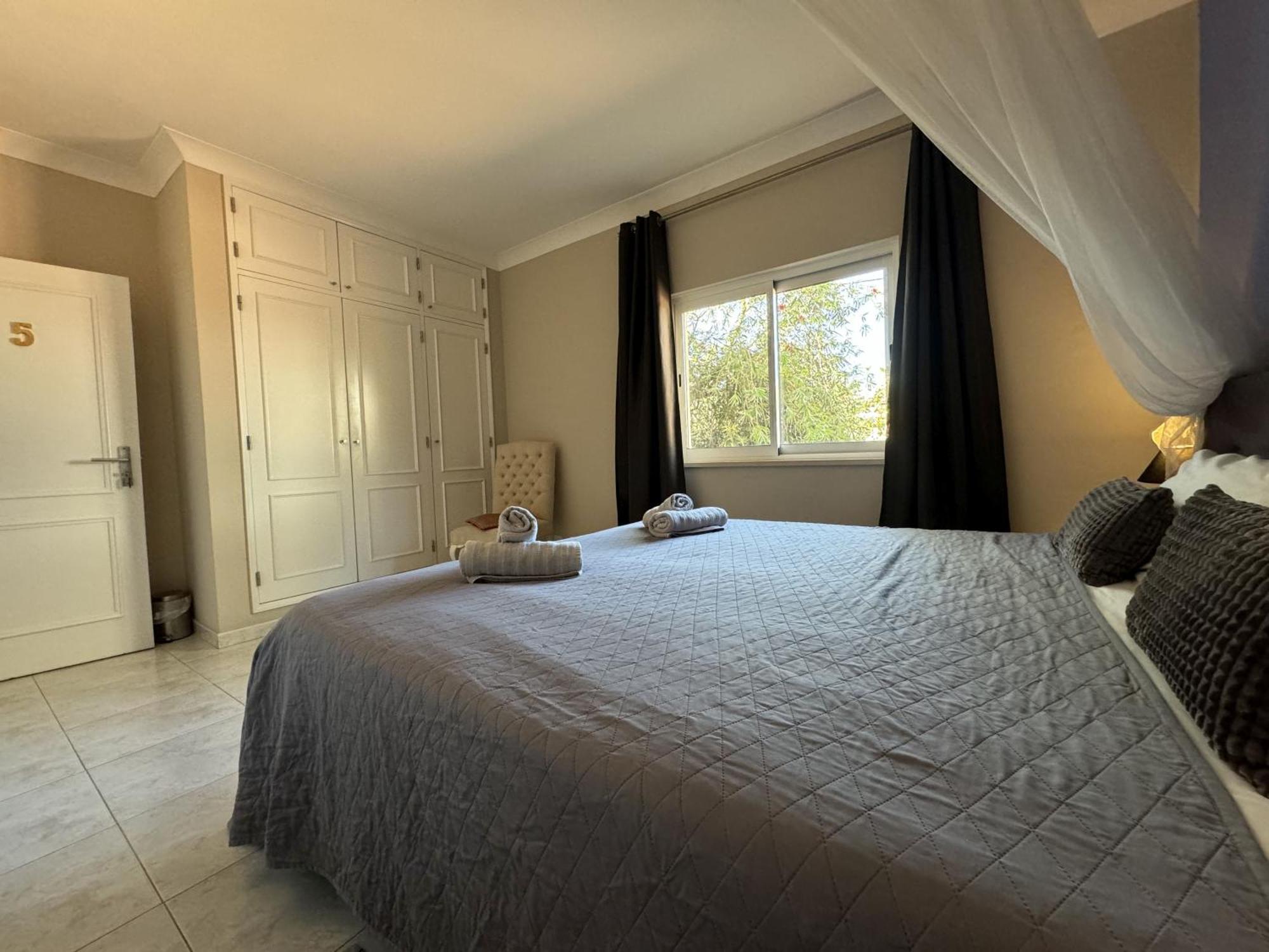 Beachhouselagos Bed & Breakfast