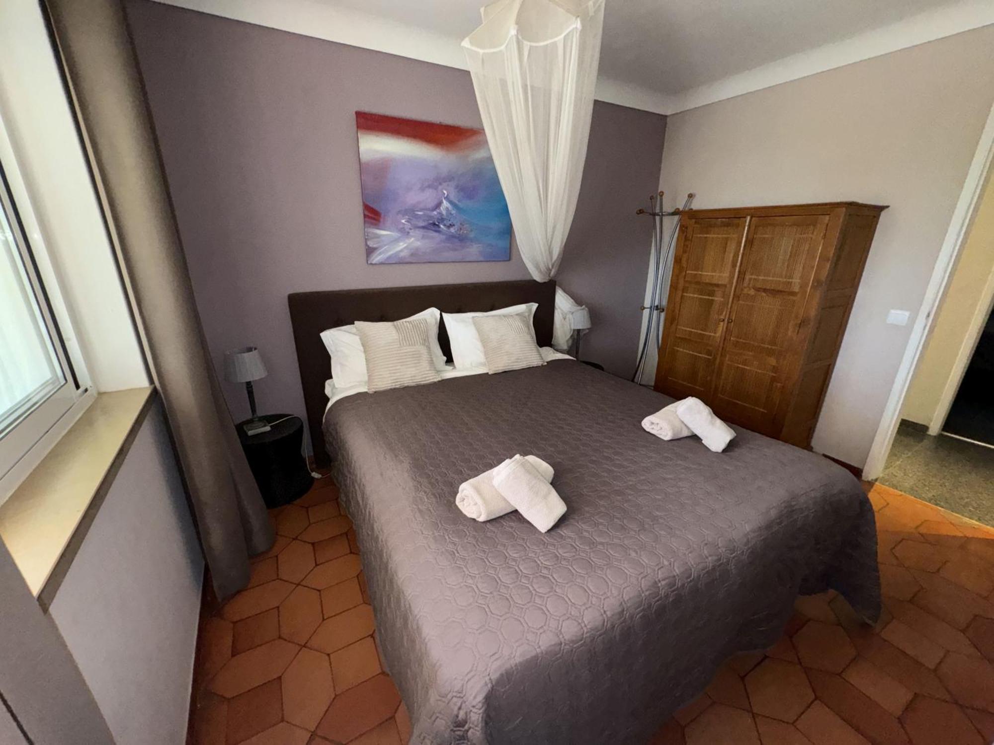 Beachhouselagos Bed & Breakfast *