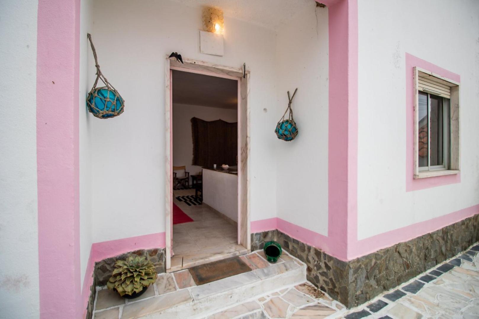 Pink Fisherman's On Fonte Da Telha | By Airnest Apartment