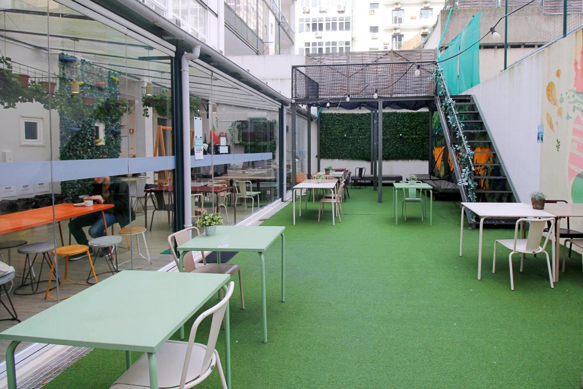 Hub Patio