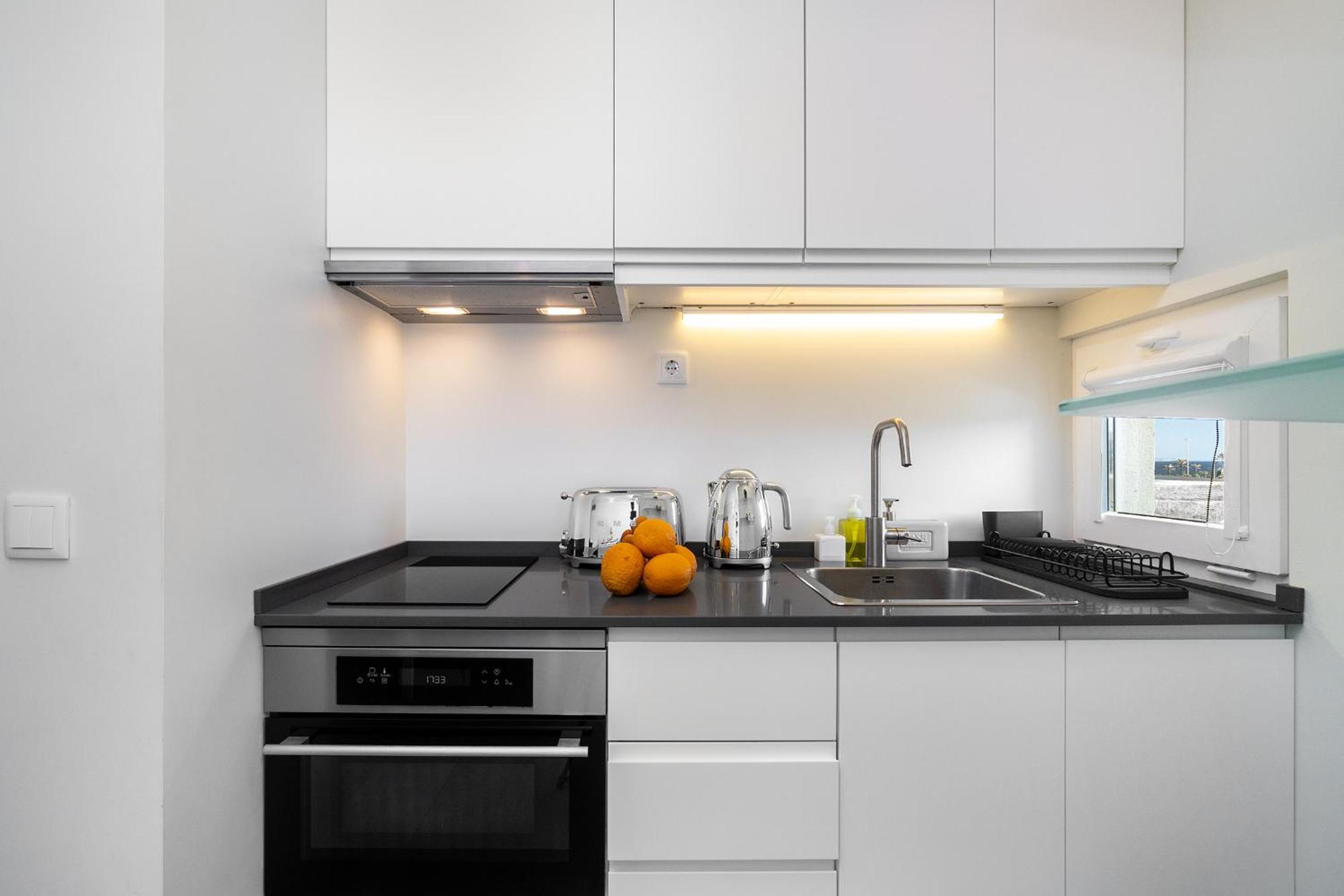 Whome Study & Surf Carcavelos 1-bed By & Nova Sbe