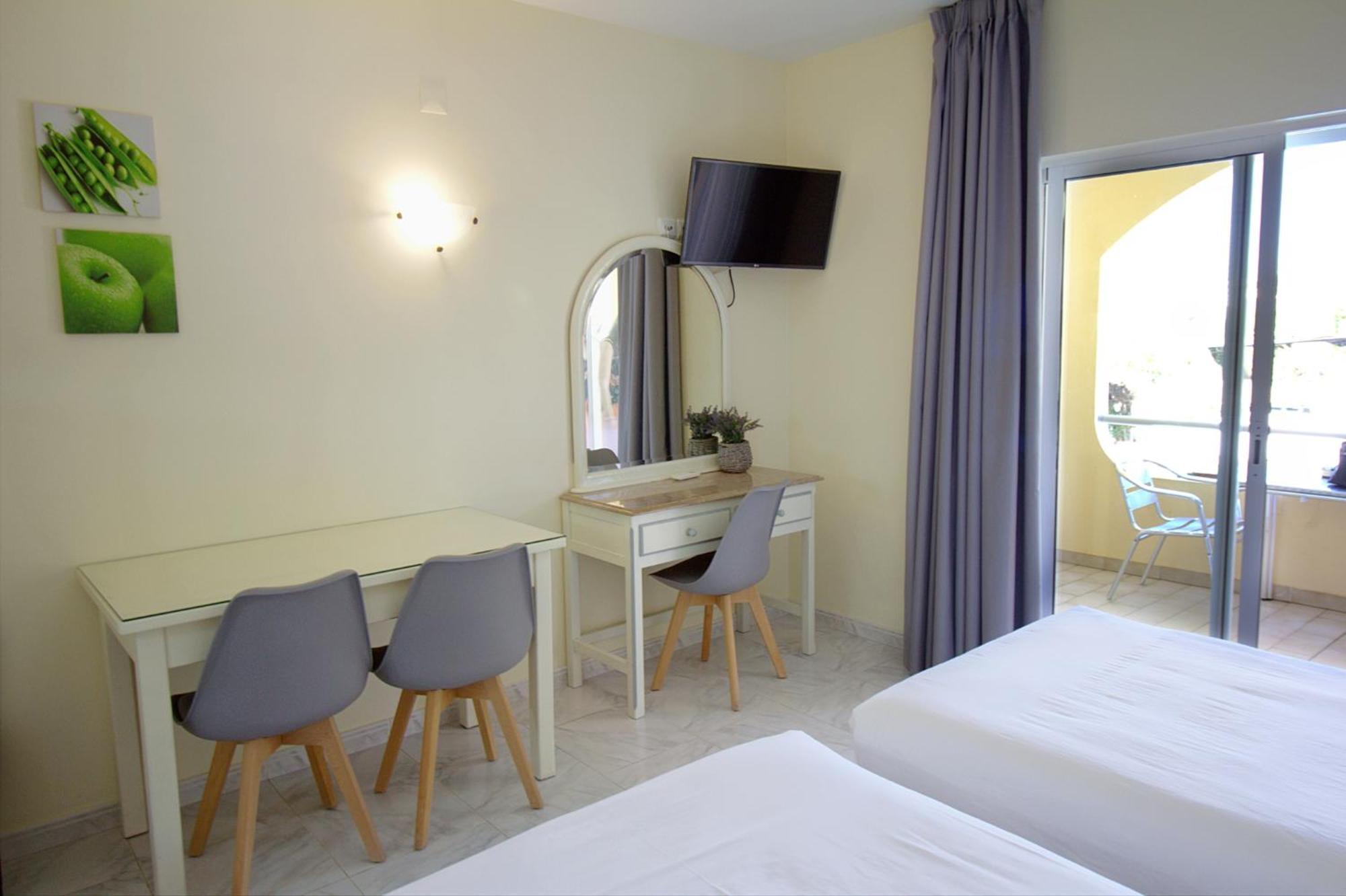 Wot Algarve Hotel 2*