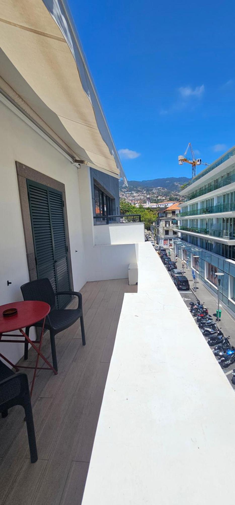 Canavial Terrace@heart Of Apartment