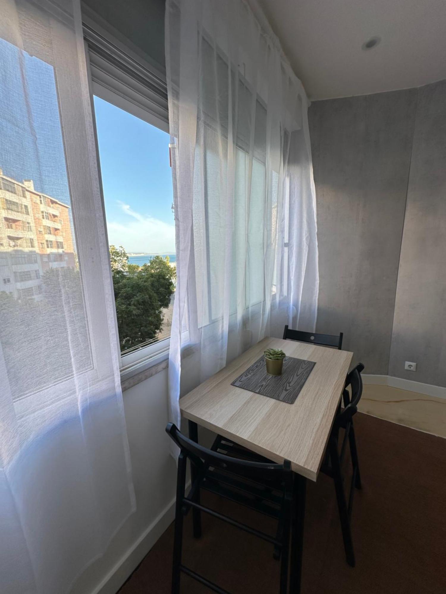 Apartment Sea View & 4 Minutes Walk To The