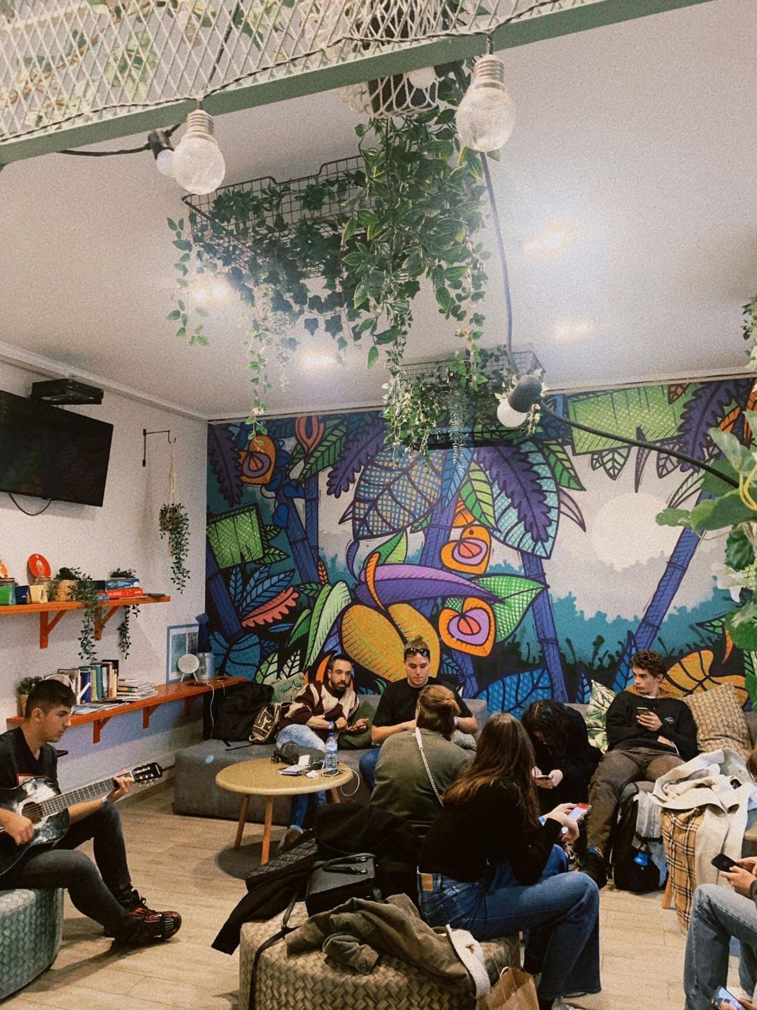 Hub Patio Hostel