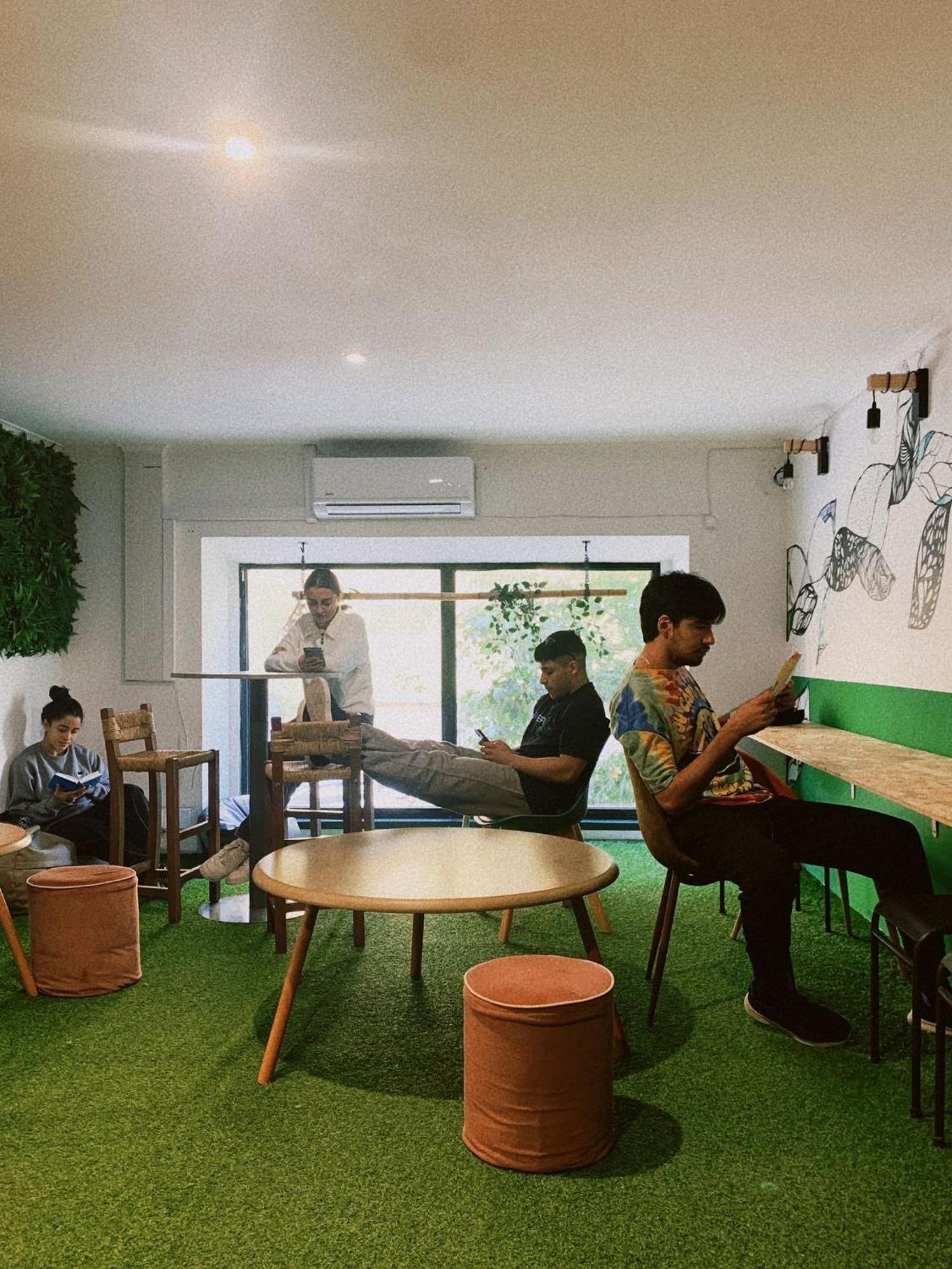 Hub Patio Hostel *