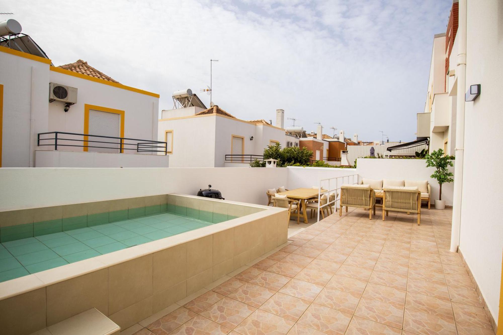 Luxuosa Com Piscina, Garagem E Vista Mar *