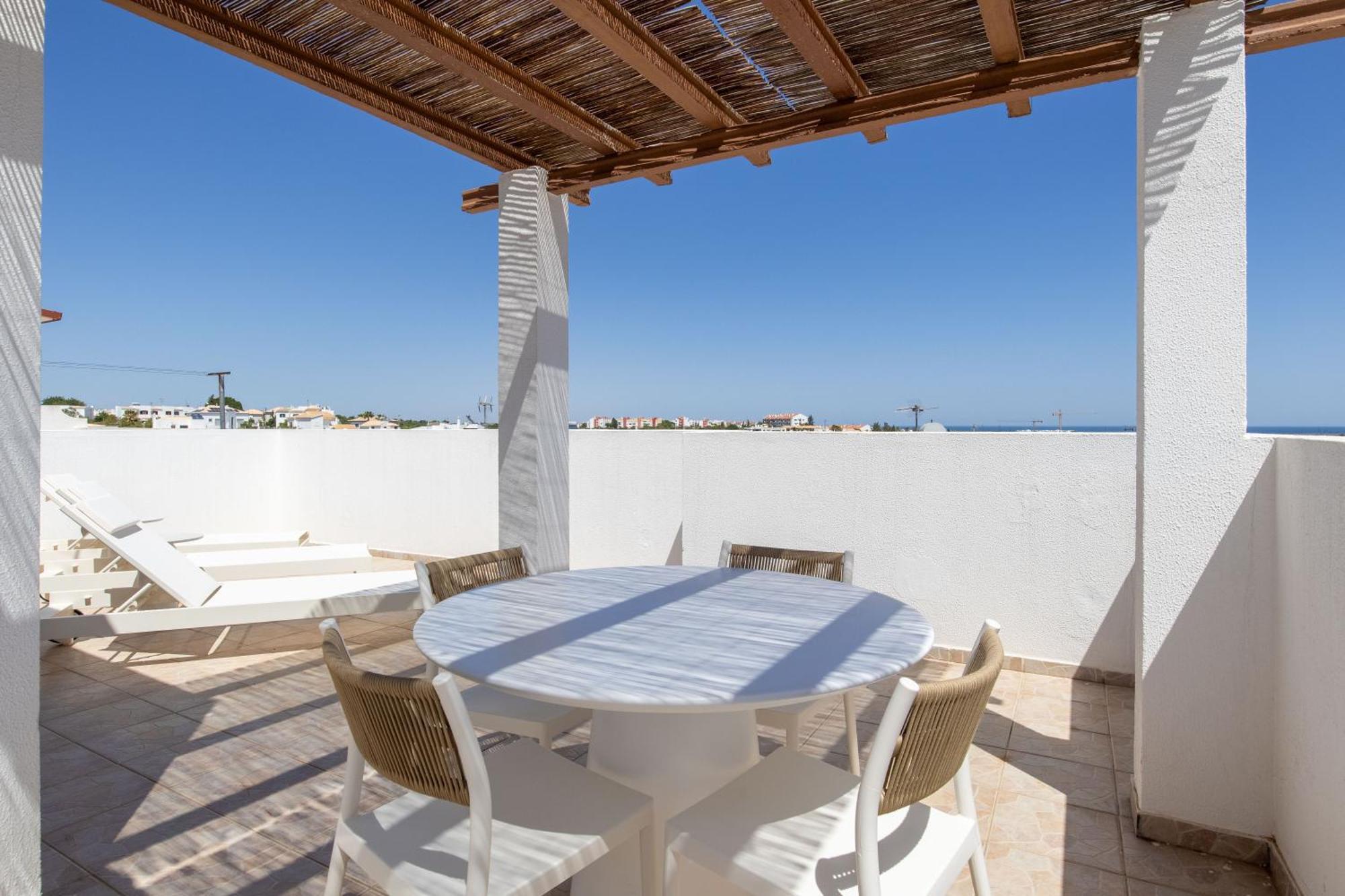 Luxuosa Com Piscina, Garagem E Vista Mar Tavira