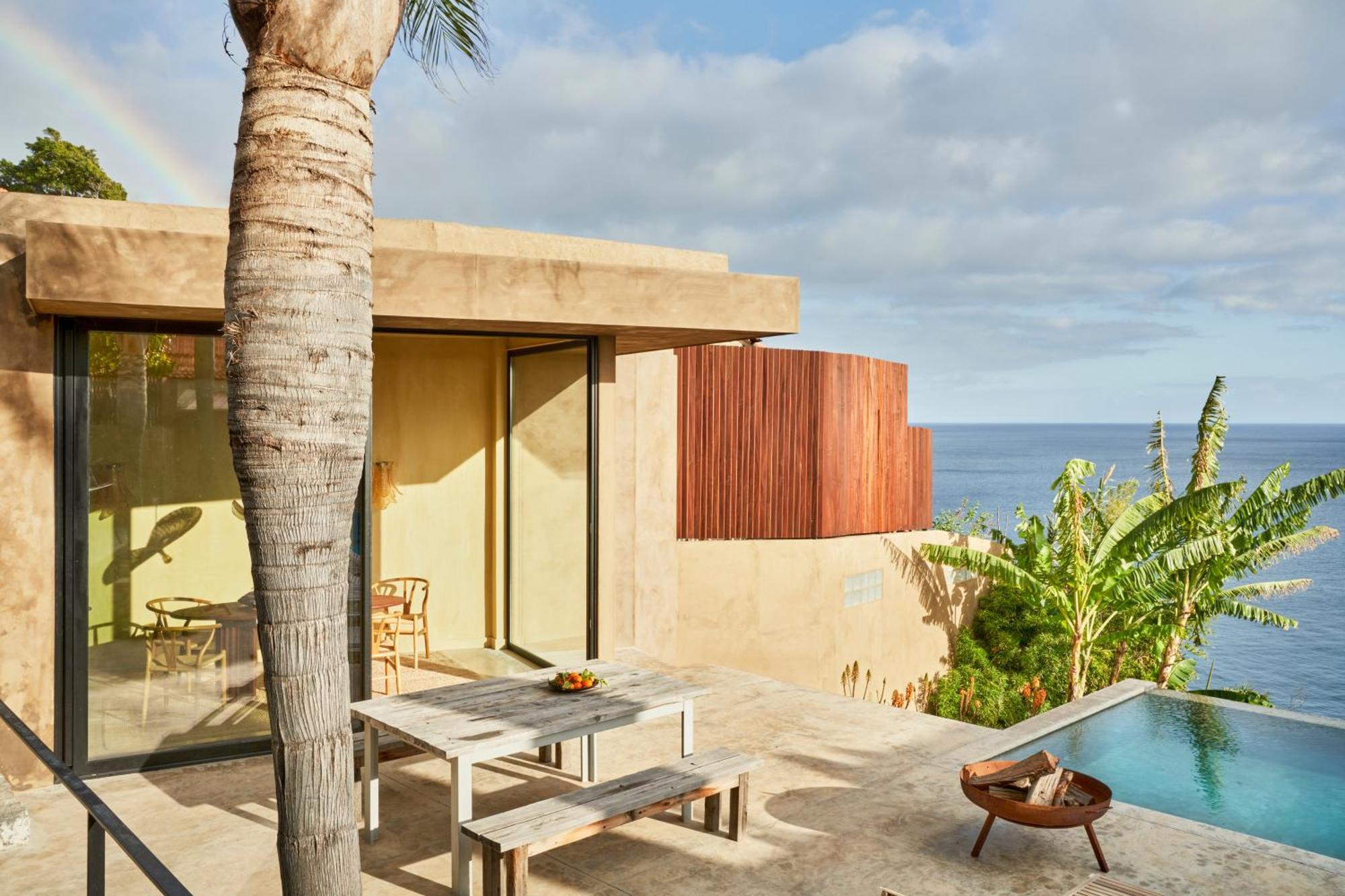 Pirate House Sea Front Private Pool Garden