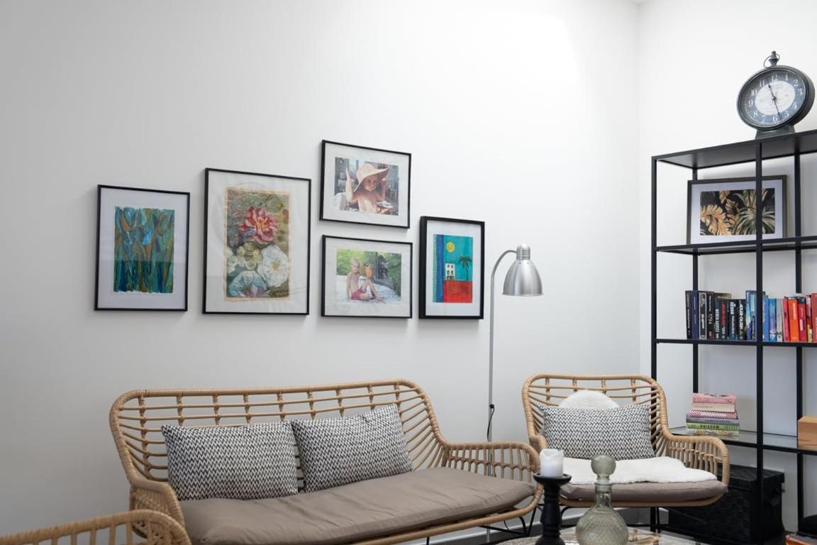 Pensión Guestready - Anakaj House *