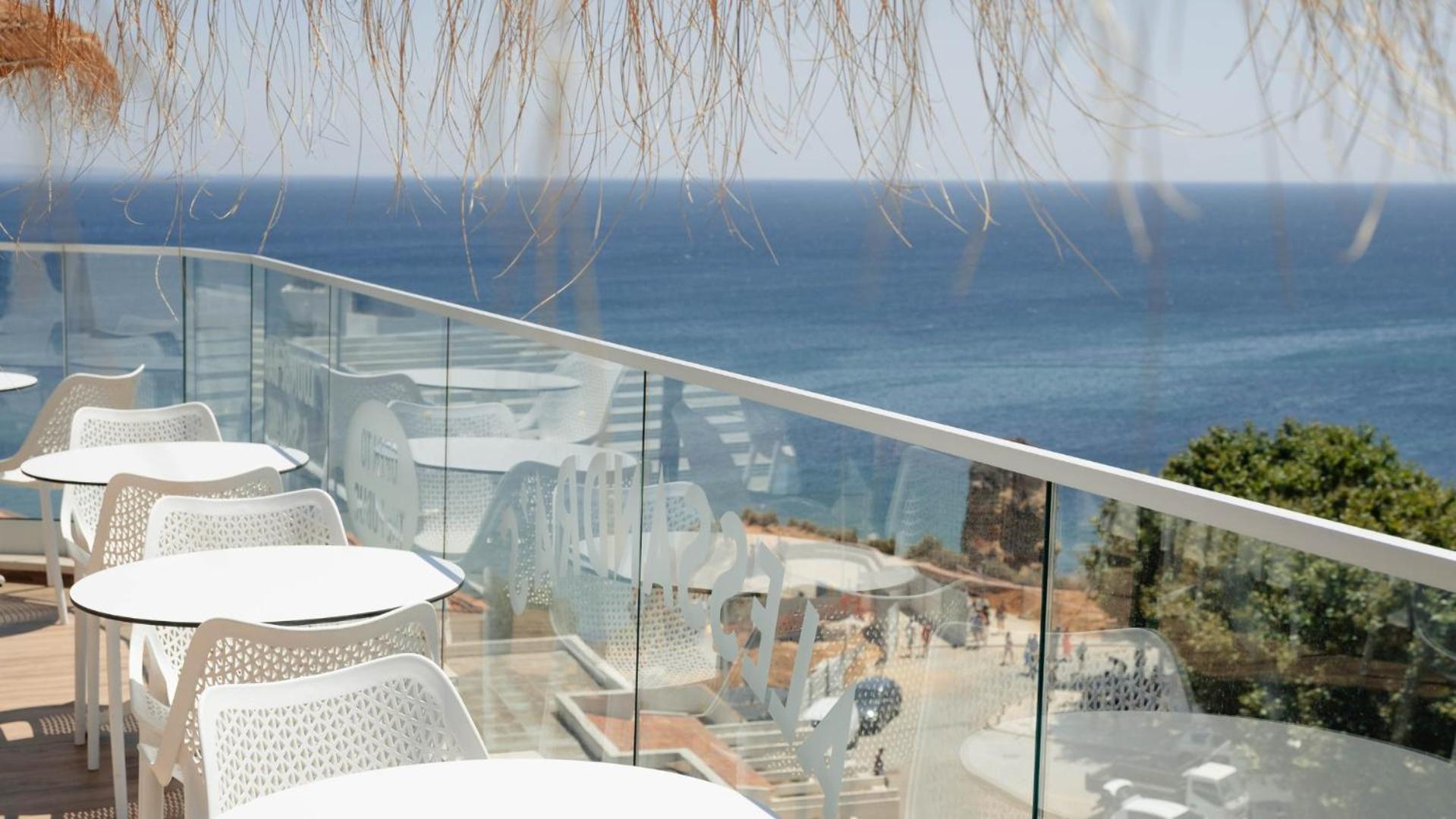 Carvi Hotel 3*